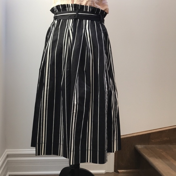 Black and white skirt - Picture 2 of 5